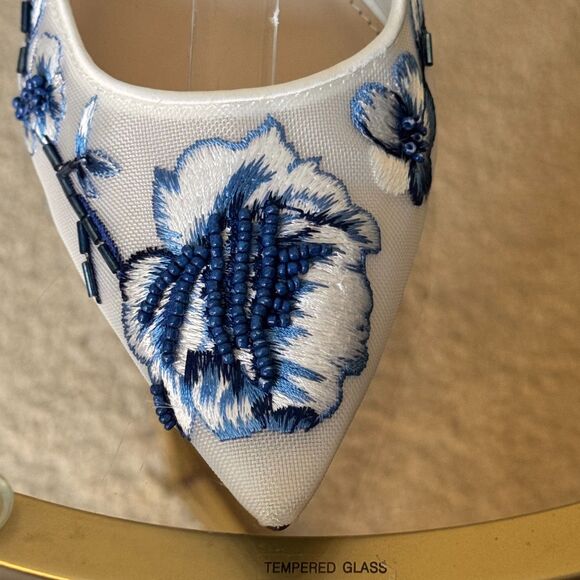 ✨ Betsey Johnson “SB-Page” Heels – White & Blue Floral Size 9M | New in Box - Picture 9 of 10